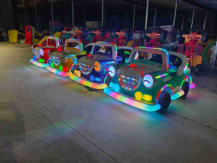 Vehículo todoterreno al aire libre para niños karting eléctrico mayorista para dos personas puede sentarse en línea cuadrada popularidad de los fabricantes de automóviles de choque
