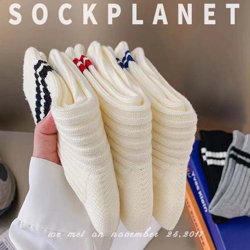 Thickened mid-tube socks for women with shark pantyhose, autumn and winter long tube, winter color-blocking Japanese thick lines piled with warm stockings