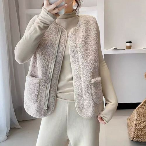 Cozy Wool Fleece Vest for Spring, Insulated Women's Faux Fur Outerwear, Fashionable and Versatile