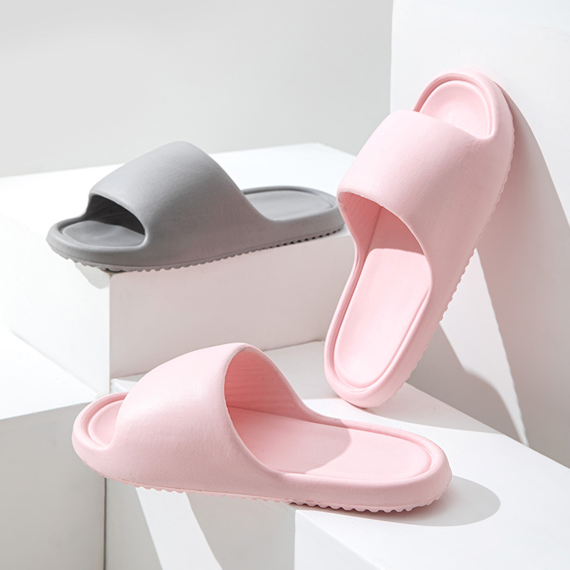 Desodorante antideslizante zapatillas para el hogar personalidad de verano pareja simple zapatillas de suela gruesa zapatillas de suela blanda para hombres