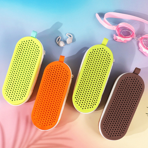 Swim Goggle Case, Breathable Silicone Goggle Bag, Hollow Design, Silicone Swim Gear Storage
