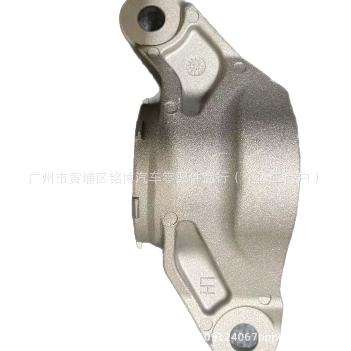 LR090666LR090667 is suitable for the rear shock absorber top mount left and right of the Land Rover Range Rover Velar engine bracket