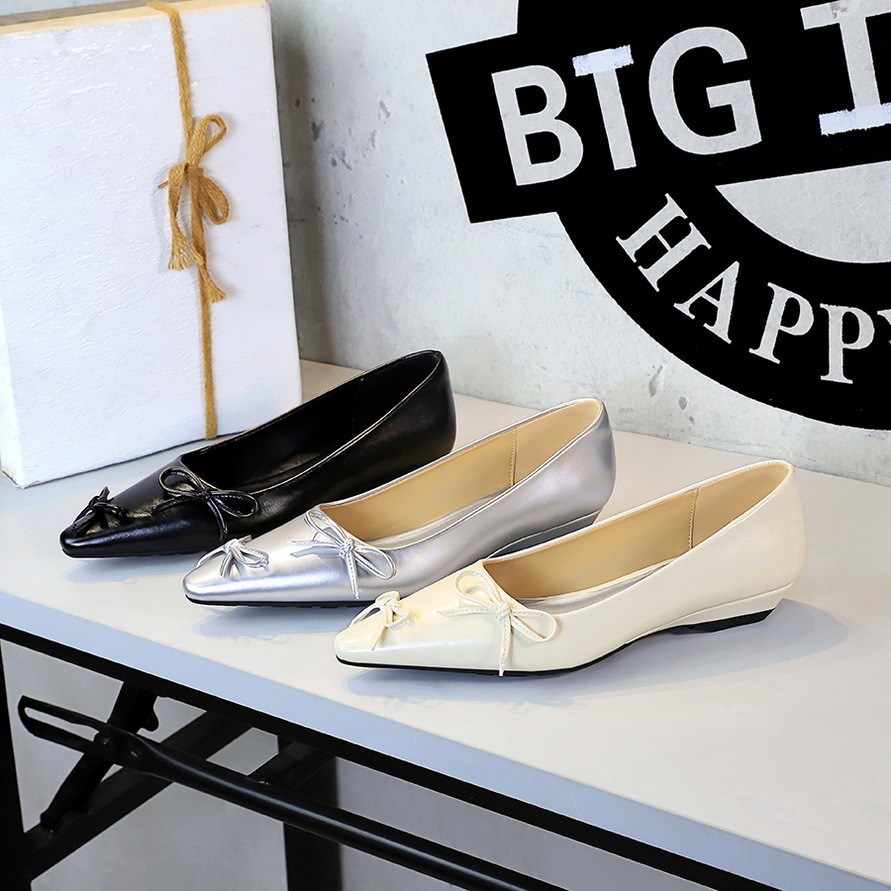Elegant Women's Pointed Wedge Heel Pumps With Bowknot Detail_voghion.com