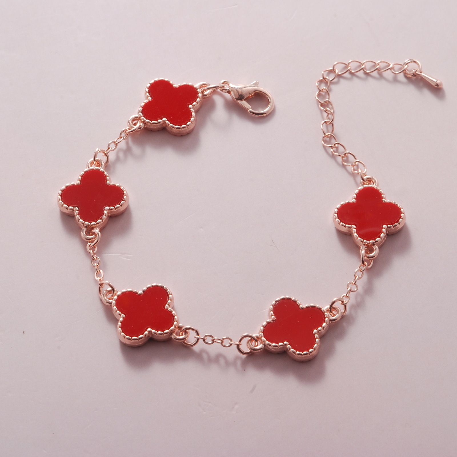 thumbnail image 1 of Flor pulsera de trébol de cuatro hojas Versión coreana de la pulsera de cristal reloj de joyería para mujer regalo oro rojo trébol de cuatro hojas de cinco hojas, 1 of 2