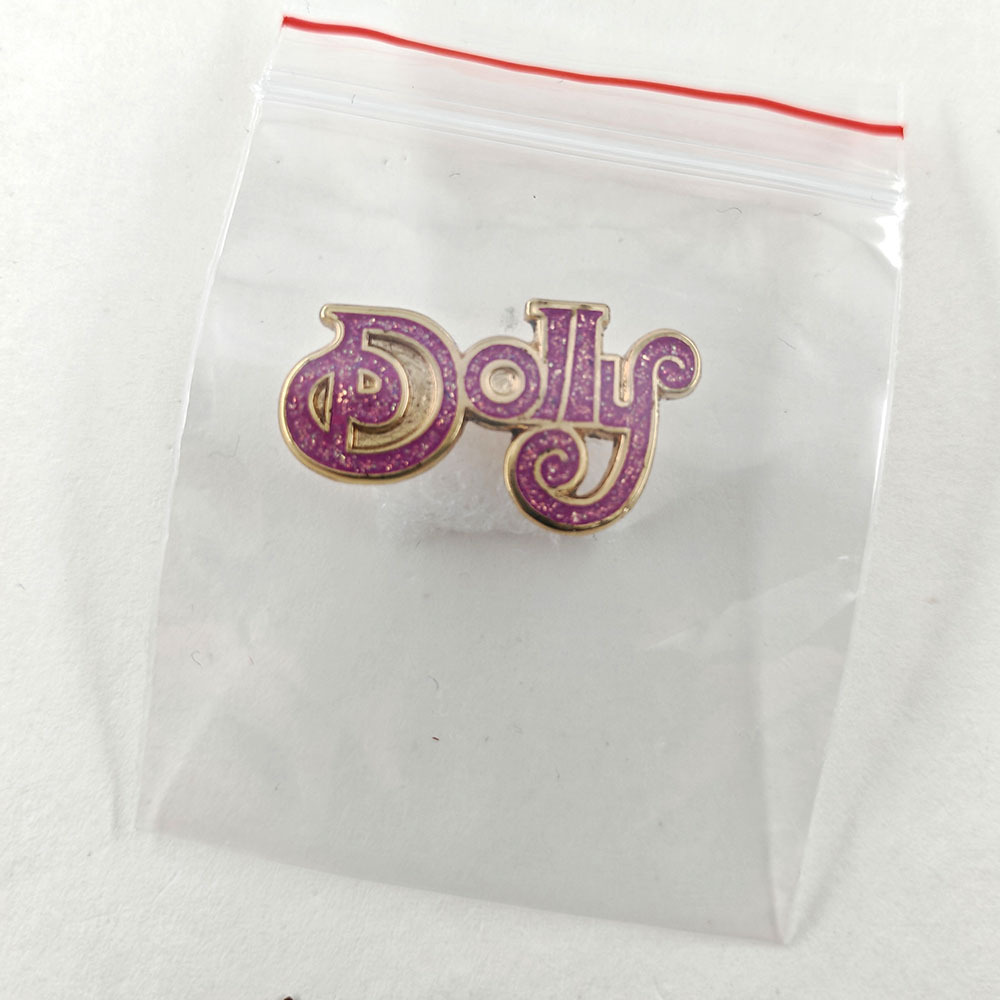 American Country Music Queen Dolly Brooch Music Figure Logo Enamel Pin Pink Glitter Name Badge
