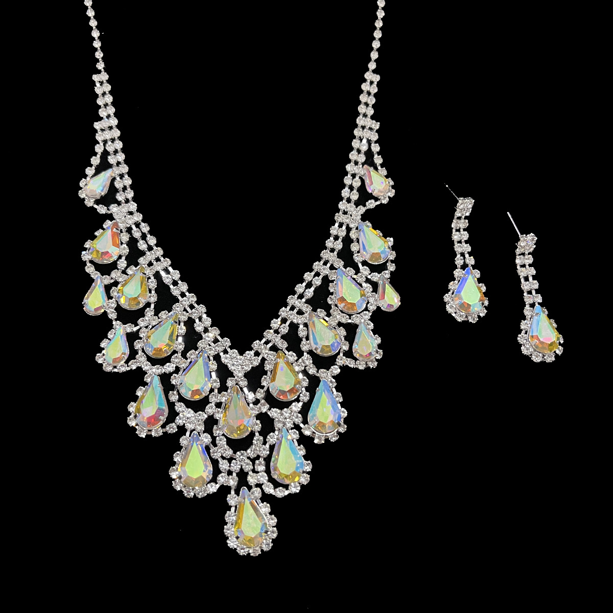 Venta al por mayor de moda cristal diamante collar pendientes de dos piezas vestido de noche accesorios noche fiesta joyería nupcial joyería femenina