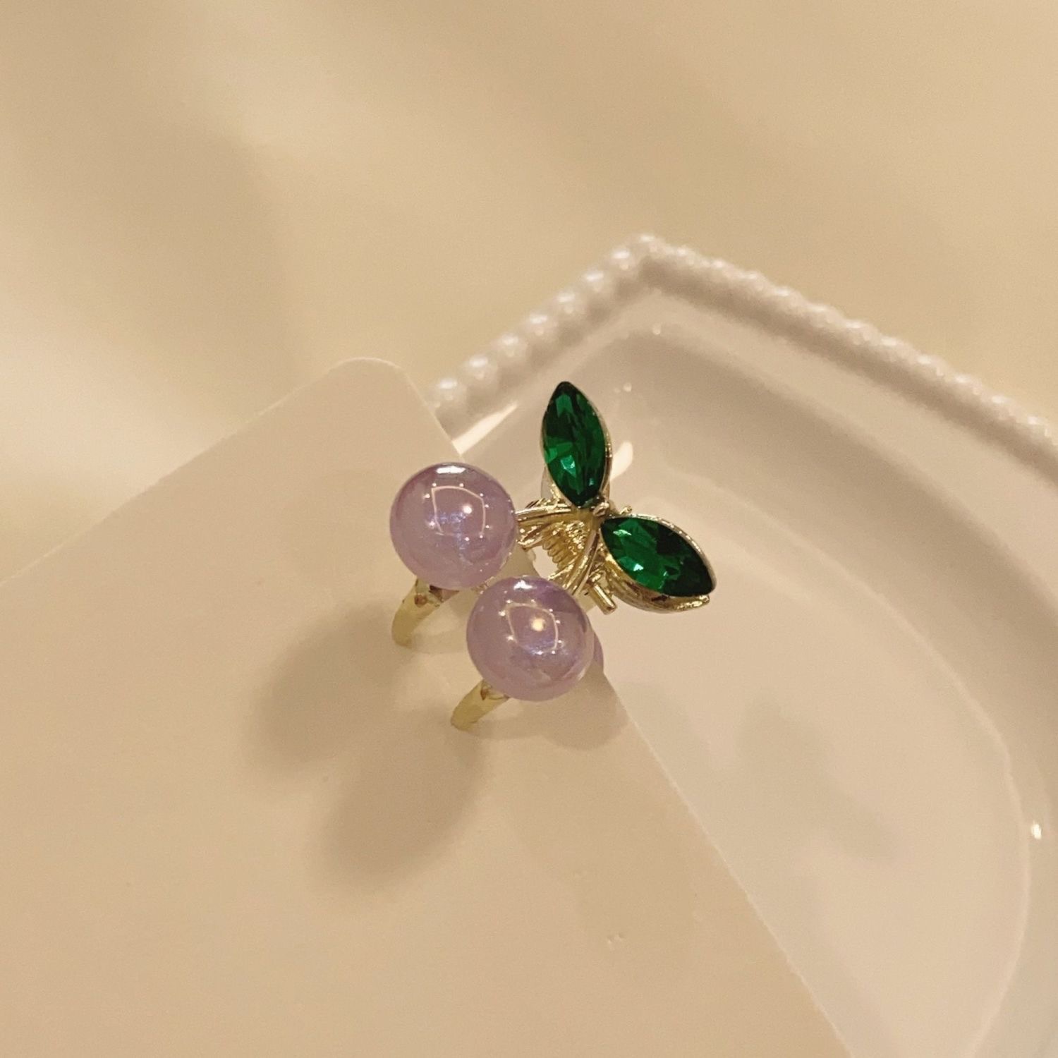 6g Weight Hair Claws Hair Accessories Type 1 Piece Quantity Holiday, Street Occasion Imitation Pearl Material Cherry Pattern All Seasons Season Women's Gender Cute, Sweet Style Cute Sweet Women's Cherry Imitation Pearl Hair Claws 12