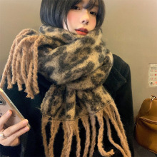 2024年秋冬季复古高级感豹纹毛绒围巾女加厚保暖防风抗寒学生围脖