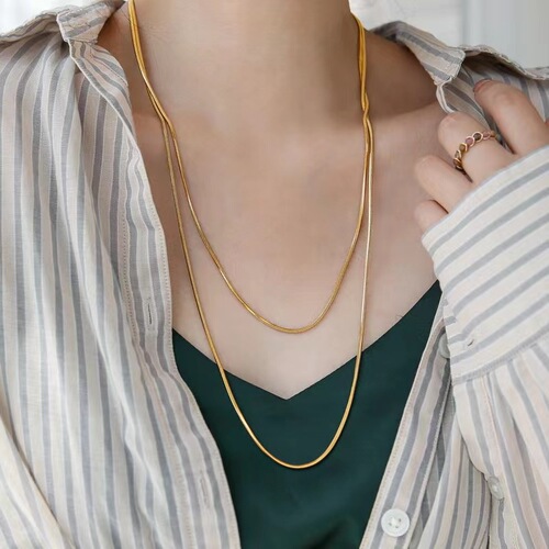So good to match~ins light luxury plain gold plated 18K gold square snake bone long necklace women's sweater chain that will not fade in summer