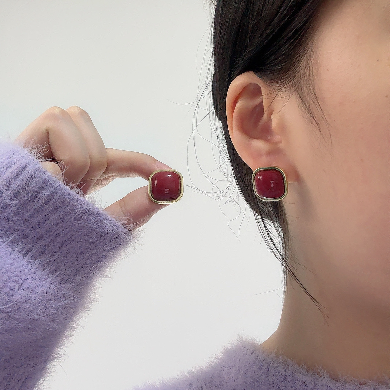 2024 estilo coreano nuevos pendientes de celebridades de Internet Pendientes de temperamento retro Pendientes de lujo ligero rectangular burdeos de alta gama mujeres