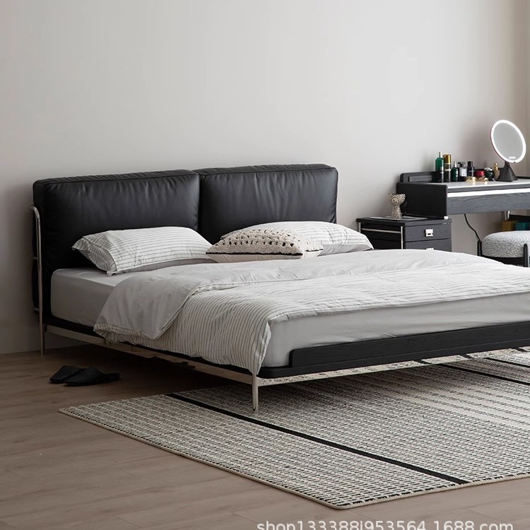 包豪斯中古实木双人床主卧不锈钢1.8米头层牛皮软包榻榻米真皮床