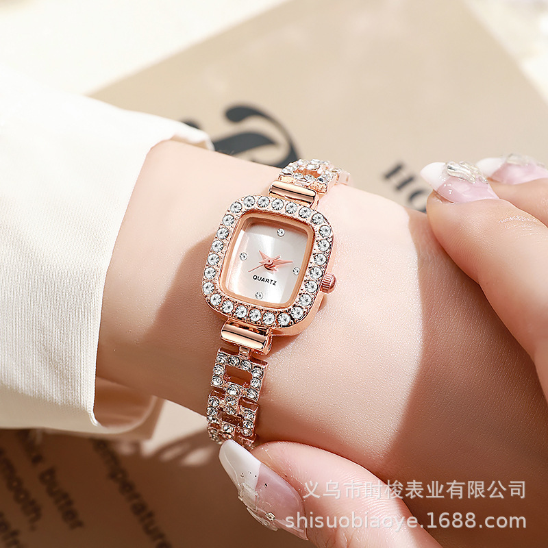 Fashionable Women's Light Luxury Diamond-Encrusted Square Watch, High-Looking and Elegant Women's Watch, Quartz Women's Watch, Dropshipping