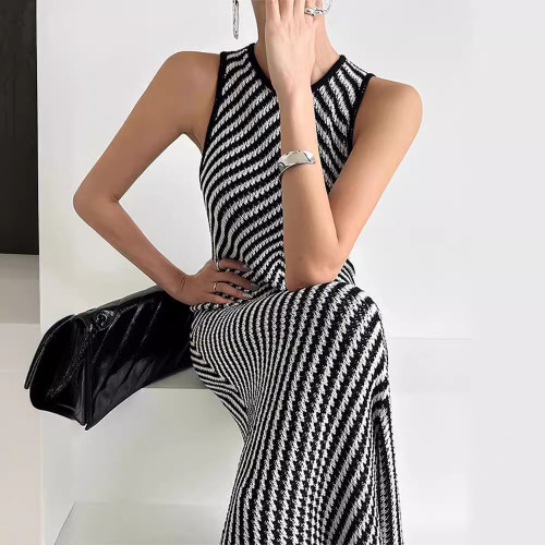 Korean Chic Summer High-End Striped Color Block Collarless Bodycon Knit Dress