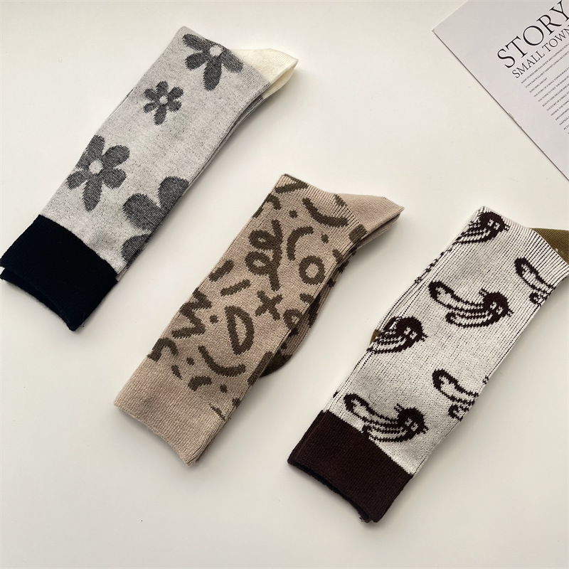 Femmes Style Japonais Fleur La Laine Crew Socks Une Paire display picture 1