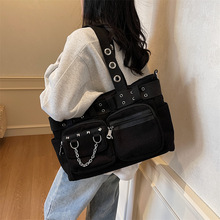 �¿����e�l�qŮ������r�Іμ�б���Ůʿ������ٴ�����ͨ�ڰ�Ů