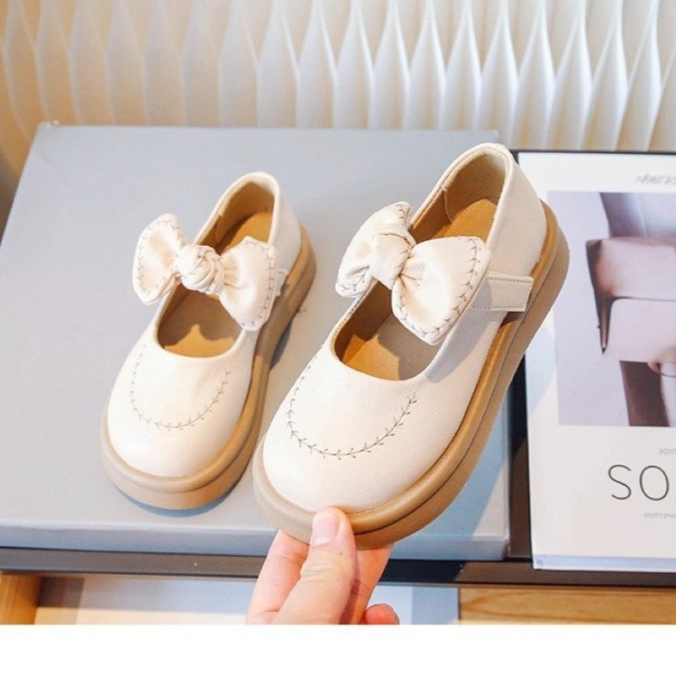 Zapatos de cuero de niñas primavera y otoño 2026 nuevos zapatos de niñas zapatos de arco suave zapatos princesa zapatos de espectáculo de niños