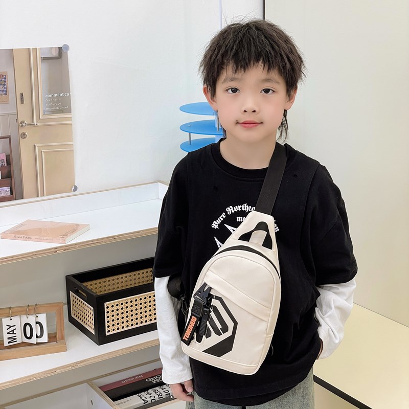 Versión coreana del bolso de pecho para niños y niños de moda, deportes de ocio, estilo occidental, bolso de mensajero para niños, nuevo monedero para niños de comercio exterior