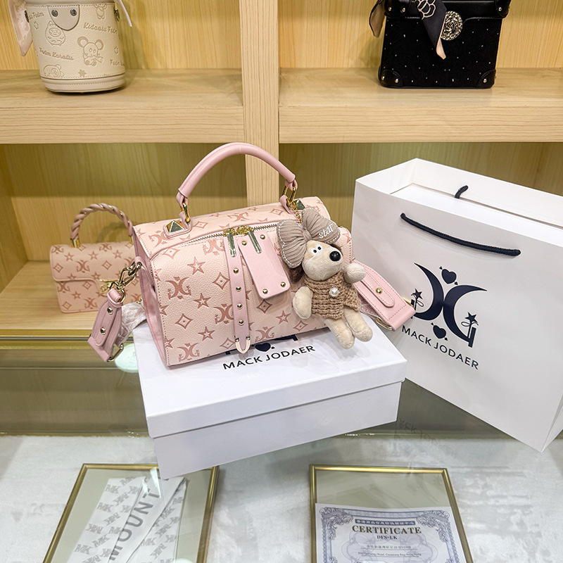 Dropshipping Pink Embossed Boston Bag for Women 2026 New Model High-End Commuter Handbag Pillow Bag Wholesale