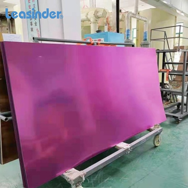 优质供应 使用寿命长 防静电 尺寸大小可定 制 亚克力板吊顶