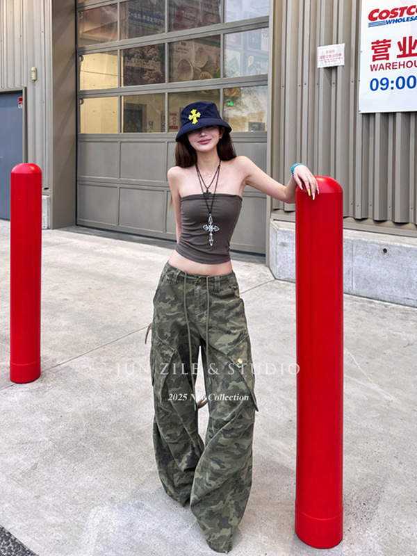 オーバーオールアメリカンレトロホットガールローウエストワイドレッグパンツ 2025 夏の女性の巾着ポケット迷彩デニムパンツ|undefined