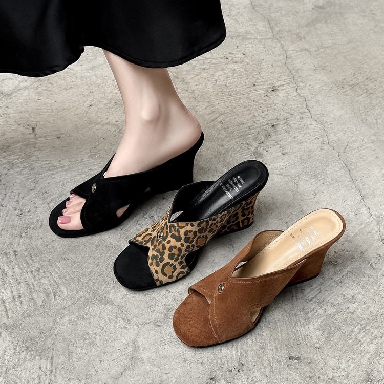 Sandal nữ da cừu hở mũi quai chéo gót xuồng 5 cm — màu nâu, Trang chủ, màu đen chi tiết 76