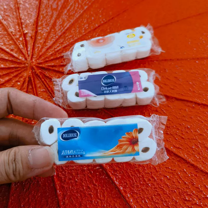 Miniature Tissue Roll, Resin, 1:12 Scale, Realistic Dollhouse Toilet Paper Pack