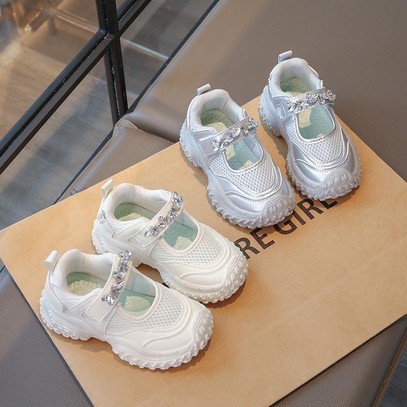Zapatos deportivos para niñas verano 2026 nuevos zapatos de corrida transpirables de malla para niños, moda, zapatos casuales con suela suave image 1