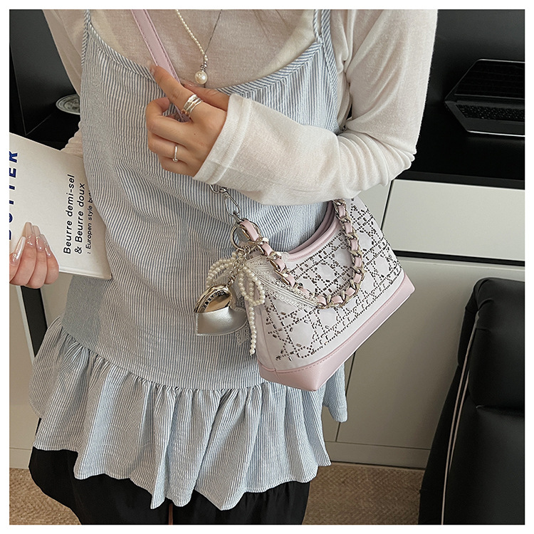 Trendy and stylish underarm bag for women 2025 summer new versatile and fashionable single-shoulder bag, chain denim crossbody bag undefined