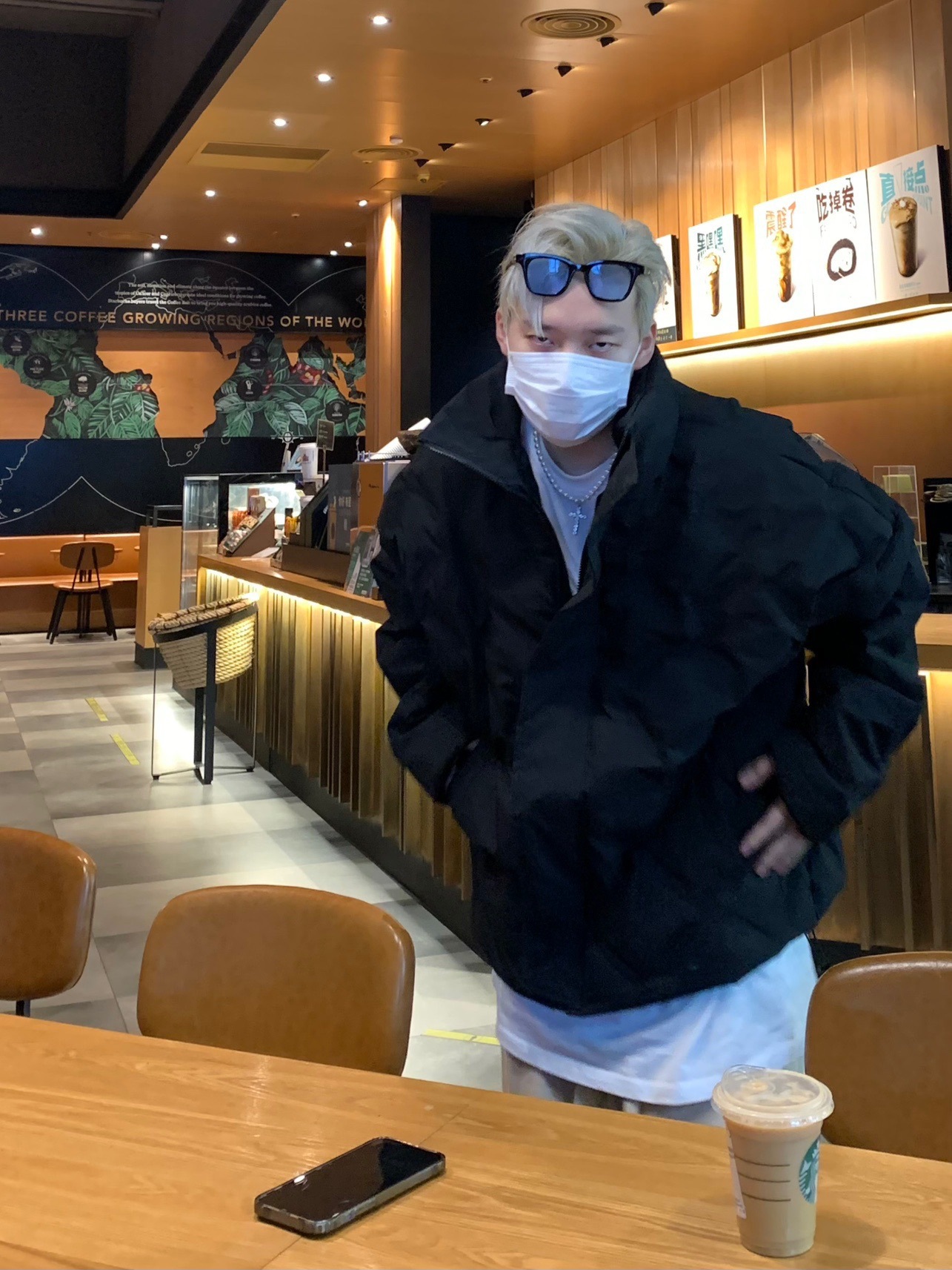 2023 nuevo abrigo de invierno de algodón acolchado para hombres y mujeres retro americano con capucha collar de pie marca de moda pareja negro engrosado abrigo de invierno