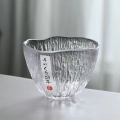 日本式の大サイズの雨が降ってハンマーの模様の小品のお茶の杯の手作りの主人の杯のガラスの日本の清杯の工夫の茶器の単杯