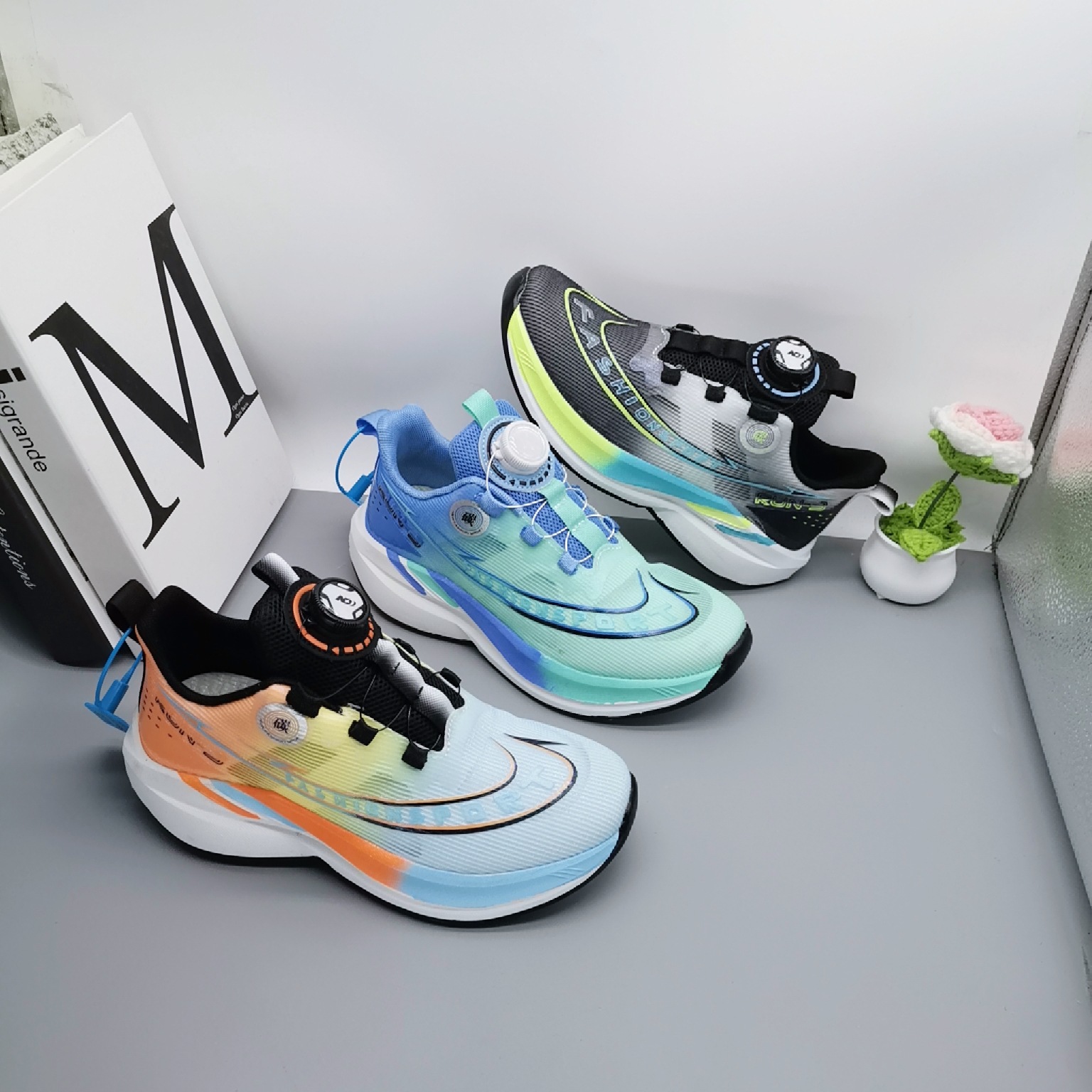 Calzado deportivo de red transparente para niños 2025 malla de verano nuevos zapatos para niños niños pequeños y medianos zapatos de papá para niños zapatos deportivos