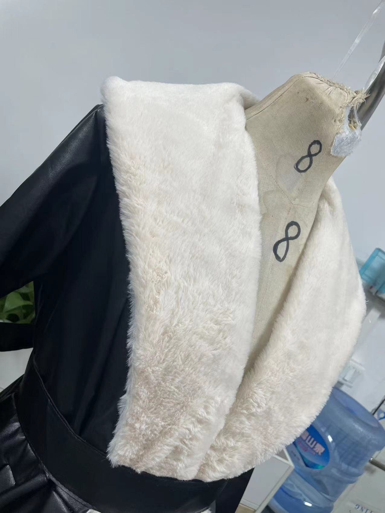 Women's Clothing export Paris high end women's original fur in one large fur collar winter fur edged coat_voghion.com