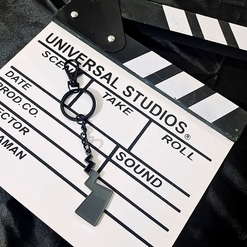 ins japoneses y coreanos lindos colgantes de cola metálica relámpago llaveros bolsas escolares parejas colgantes de moda