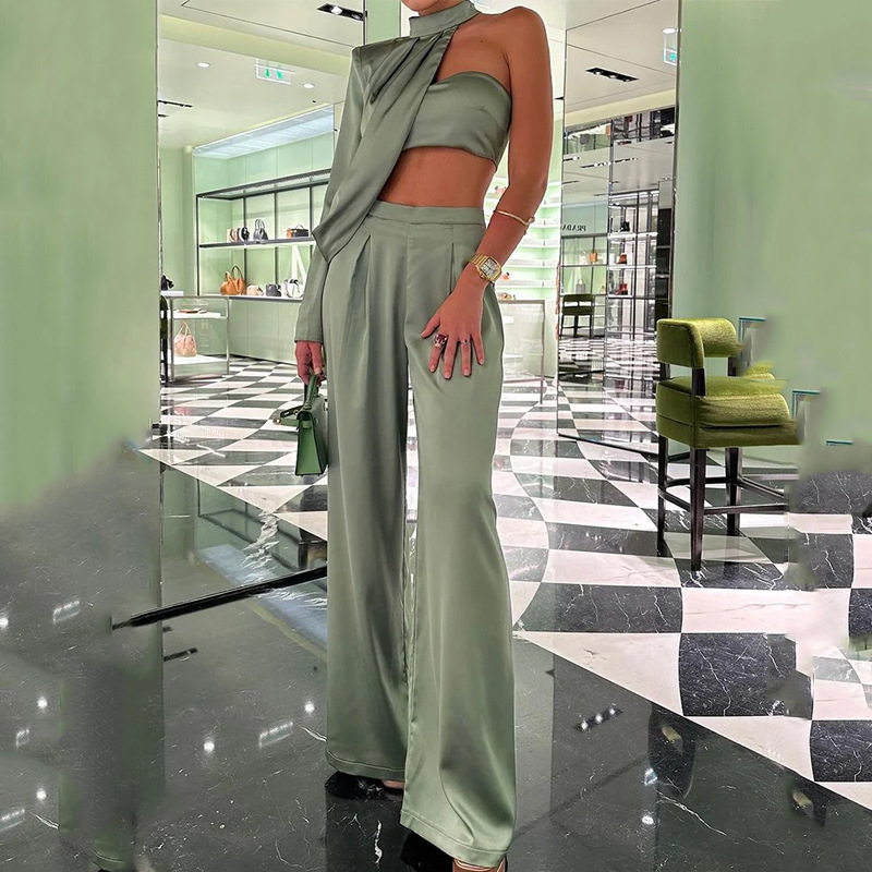 Stylish Backless Design