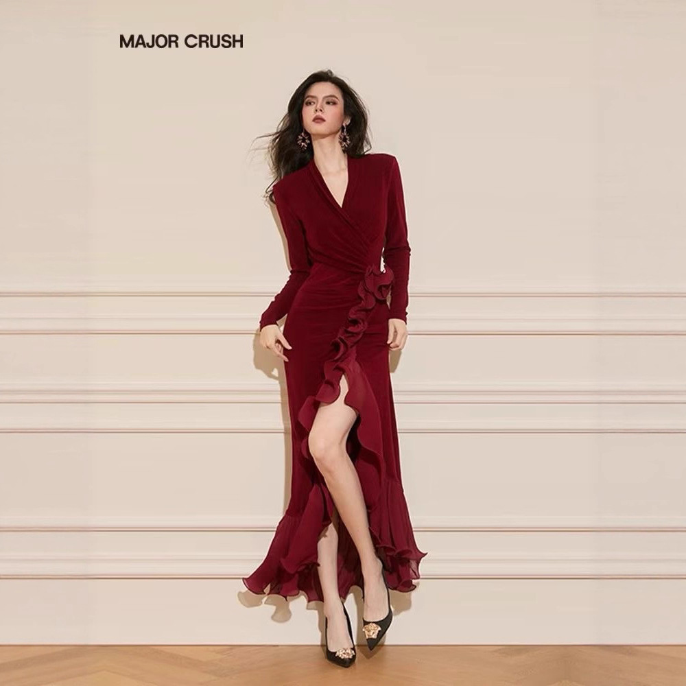 Red Dress for Women Spring & Fall 2025 New Banquet Evening Dress French Style Slim Fit Slit Hip Skirt