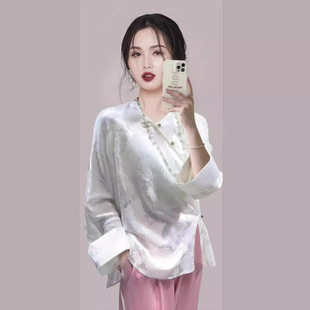 New Chinese Jacquard Buckle Shirt Women's 2024 Spring New French Retro V-neck Slim Long-sleeved Top