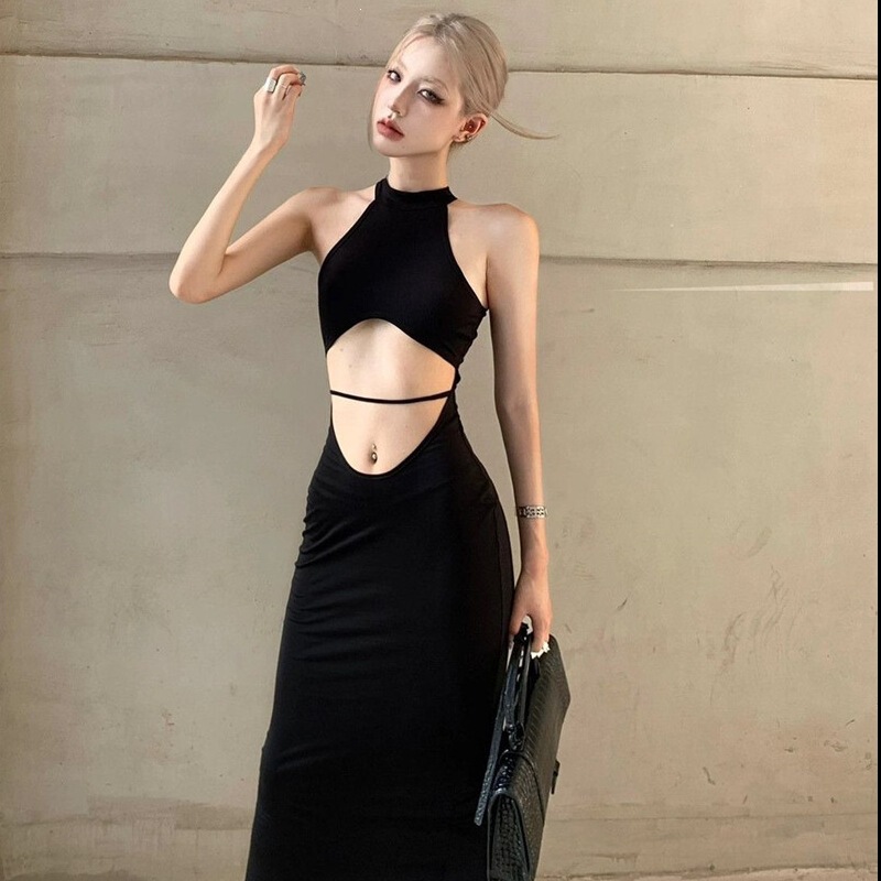 Black elegant niche designer summer new holiday hollow-out dress, waist-exposed, sexy, sleeveless, with a slit, long style Black elegant niche designer summer new holiday hollow-out dress, waist-exposed, sexy, sleeveless, with a slit, long style
