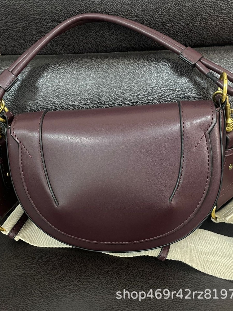 Handheld shoulder bag