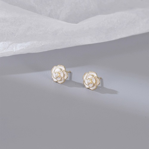 s925 sterling silver camellia earrings, fashionable and high-end pearl earrings, retro small fragrant Internet celebrity temperament earrings
