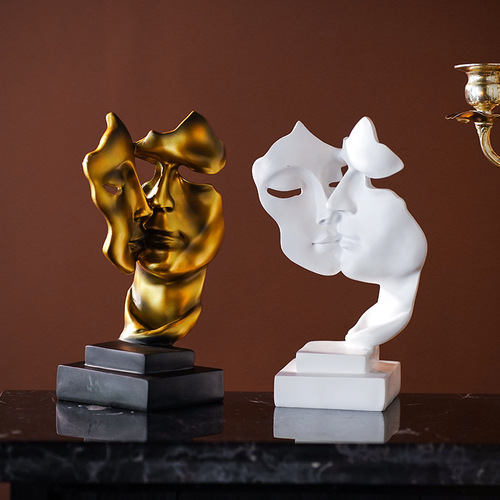 Exquisite Light Art Couple Character Decorative Silent Gold Resin Craft Ornament Home Living Room Wine Cabinet Decor