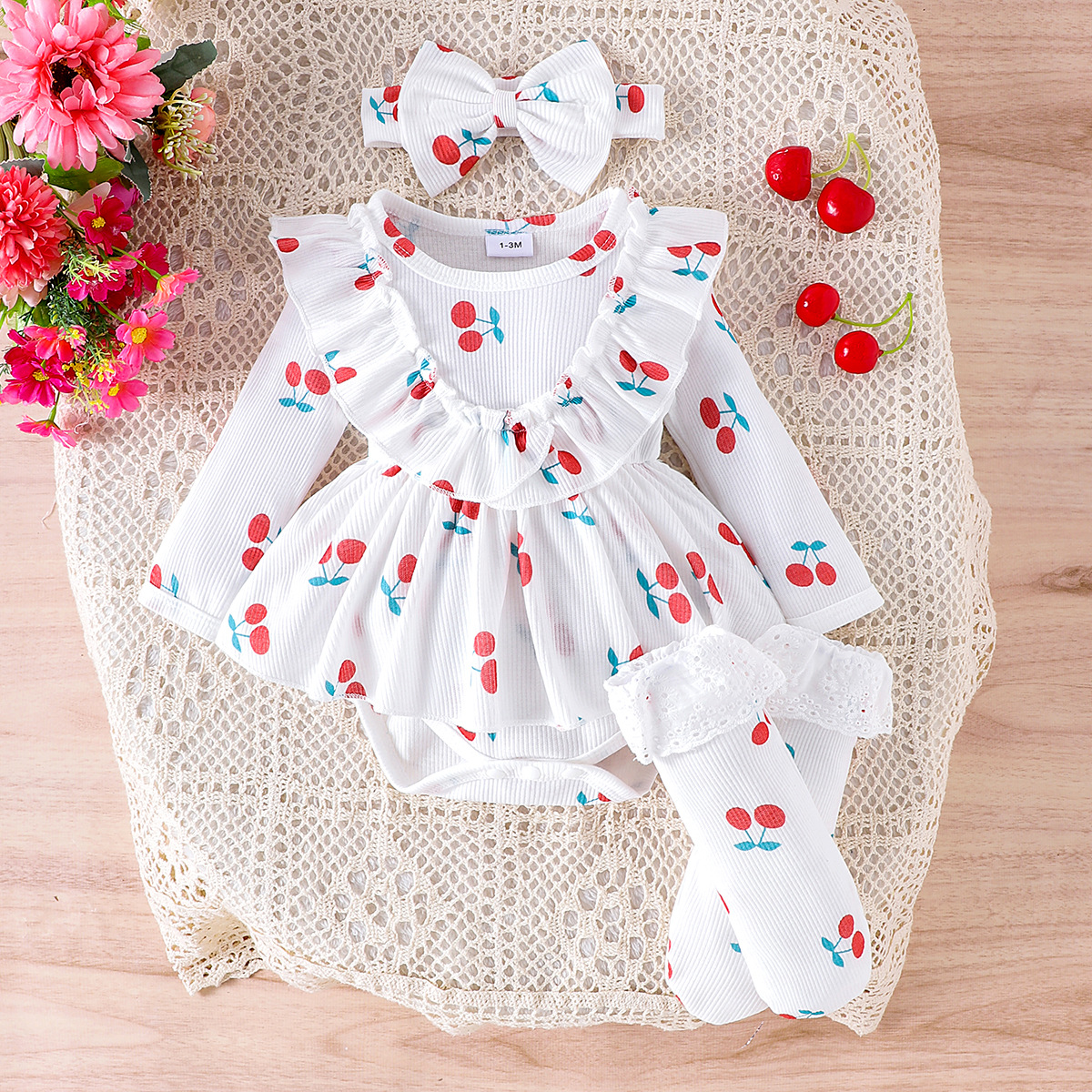 Comercio exterior ropa infantil primavera y otoño lindas ropa de bebé mujer impresión de mangas largas camiseta de cabeza calcetines