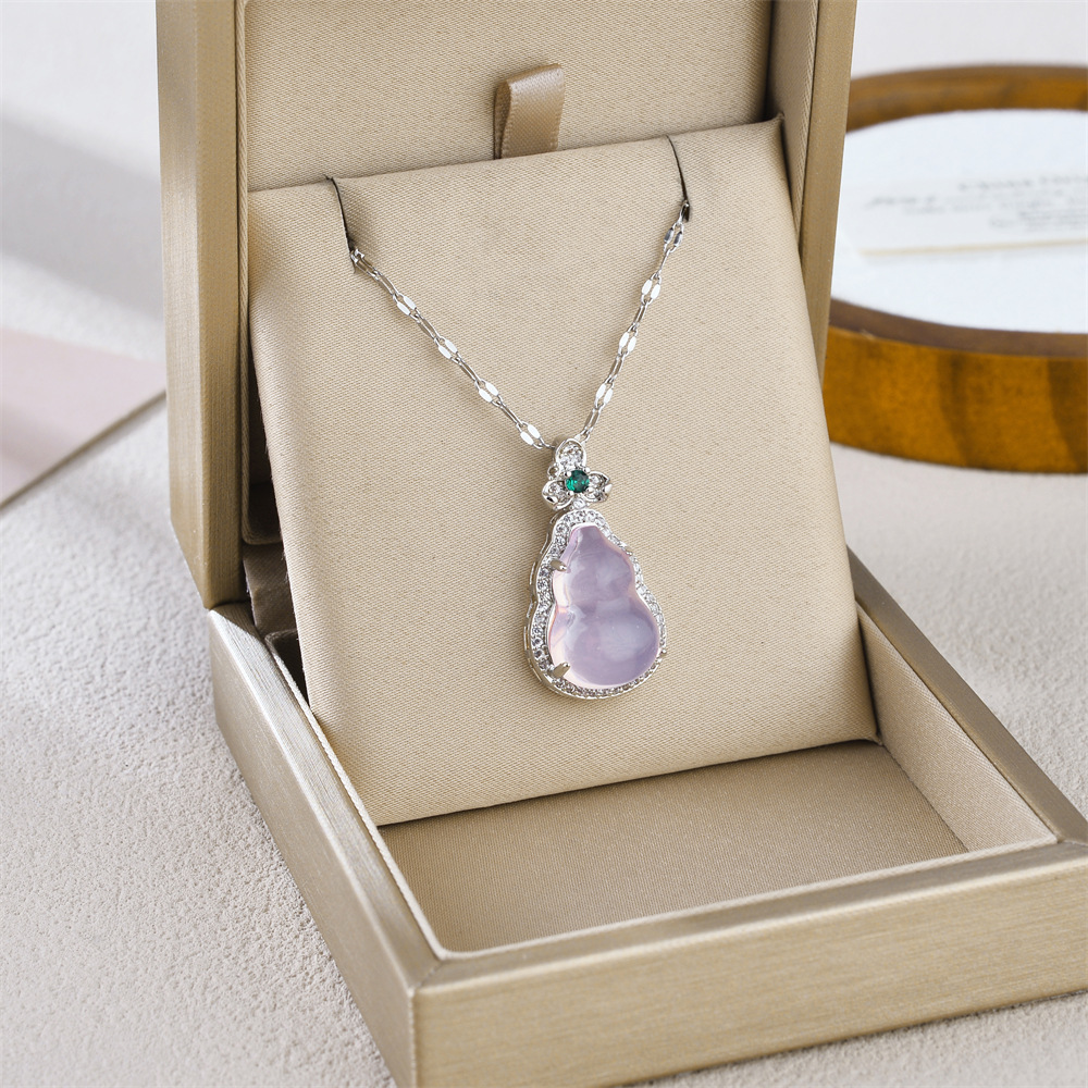 1109 Silver Gourd