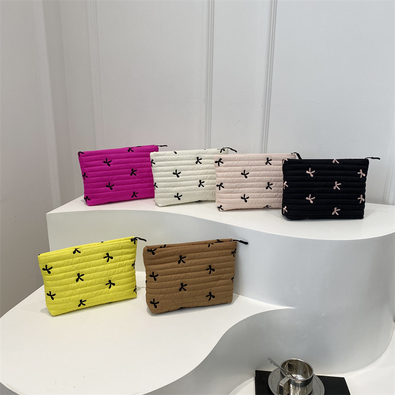 2026 autumn/winter new collection: trendy Korean-style casual large-capacity makeup organizer bag with a bow design