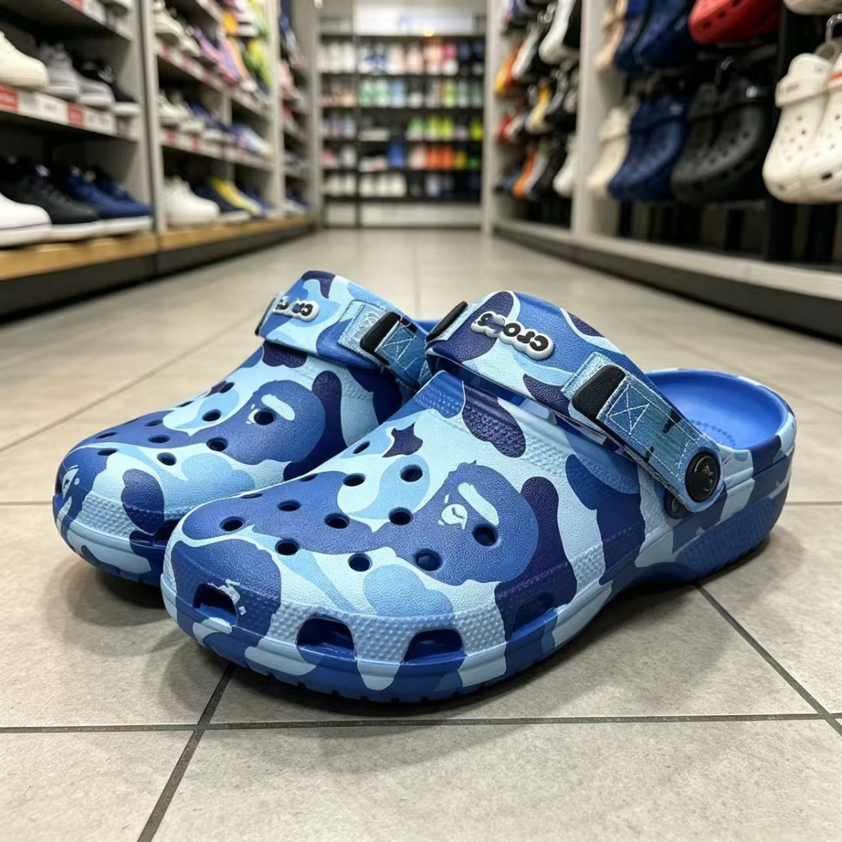 2026 nuevos zapatos de agujero de botón de hierro Beep sandalinas antideslizantes al aire libre zapatos de playa al por mayor fábrica
