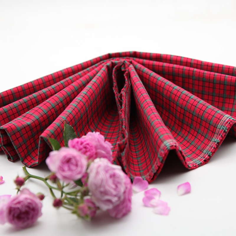 Primero tiñe la tela: 4 (media yarda) (ancho 140 cm)