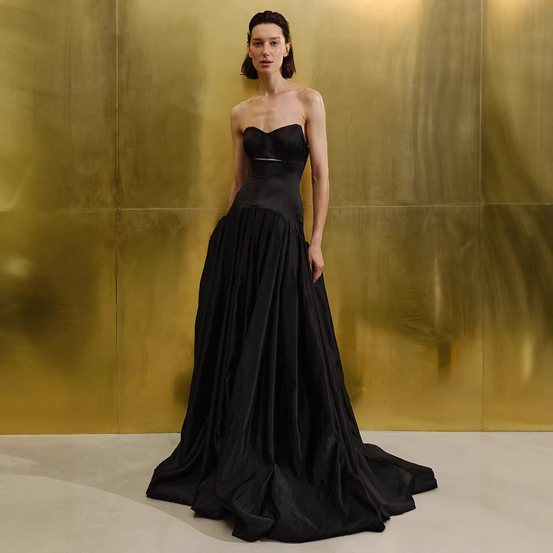 In stock | Black Strapless Evening Dress for Women, New Model for Annual Parties, High-End Elegant Host Dress, Long Dress with A-Line Hem In stock | Black Strapless Evening Dress for Women, New Model for Annual Parties, High-End Elegant Host Dress, Long Dress with A-Line Hem