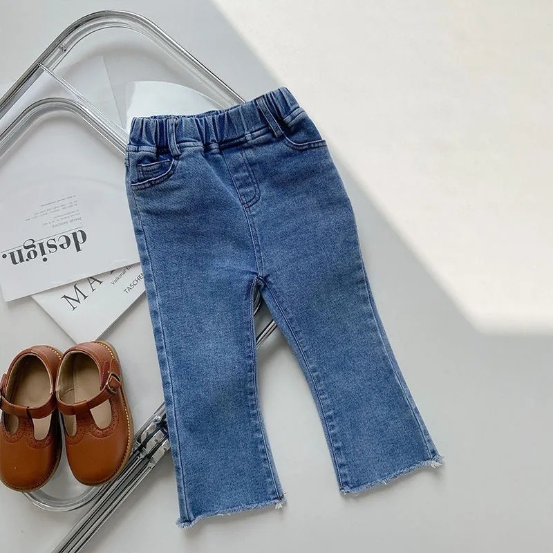 Corea de estilo extranjero primavera y otoño niños pantalones vaqueros de primavera y otoño niños pantalones de otoño para bebés de moda de otoño pantalones de boquilla