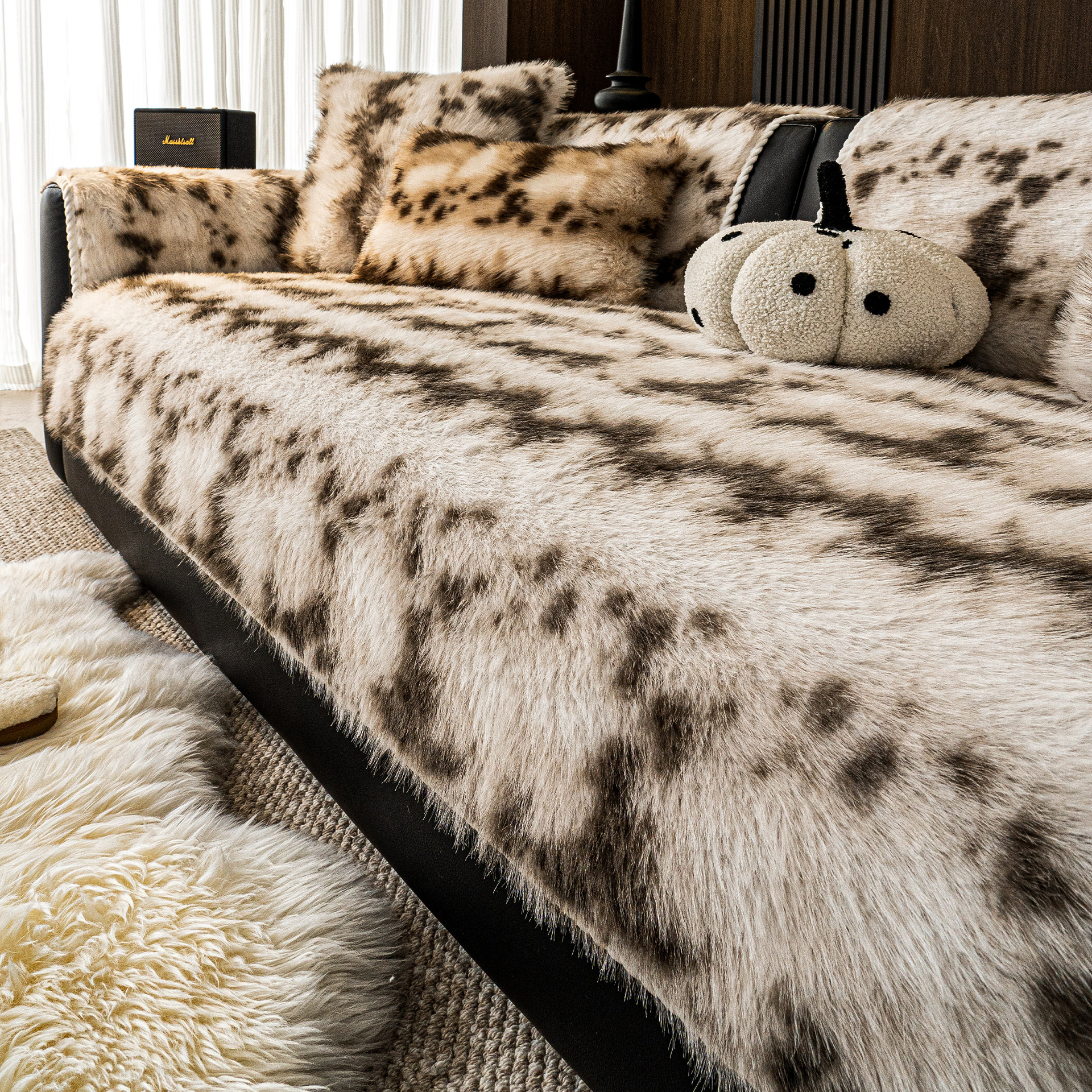 Cojín de sofá de invierno de alta calidad 2025 nuevo tipo de peluche antideslizante cojín de sofá de cuero de alta calidad toalla de tela