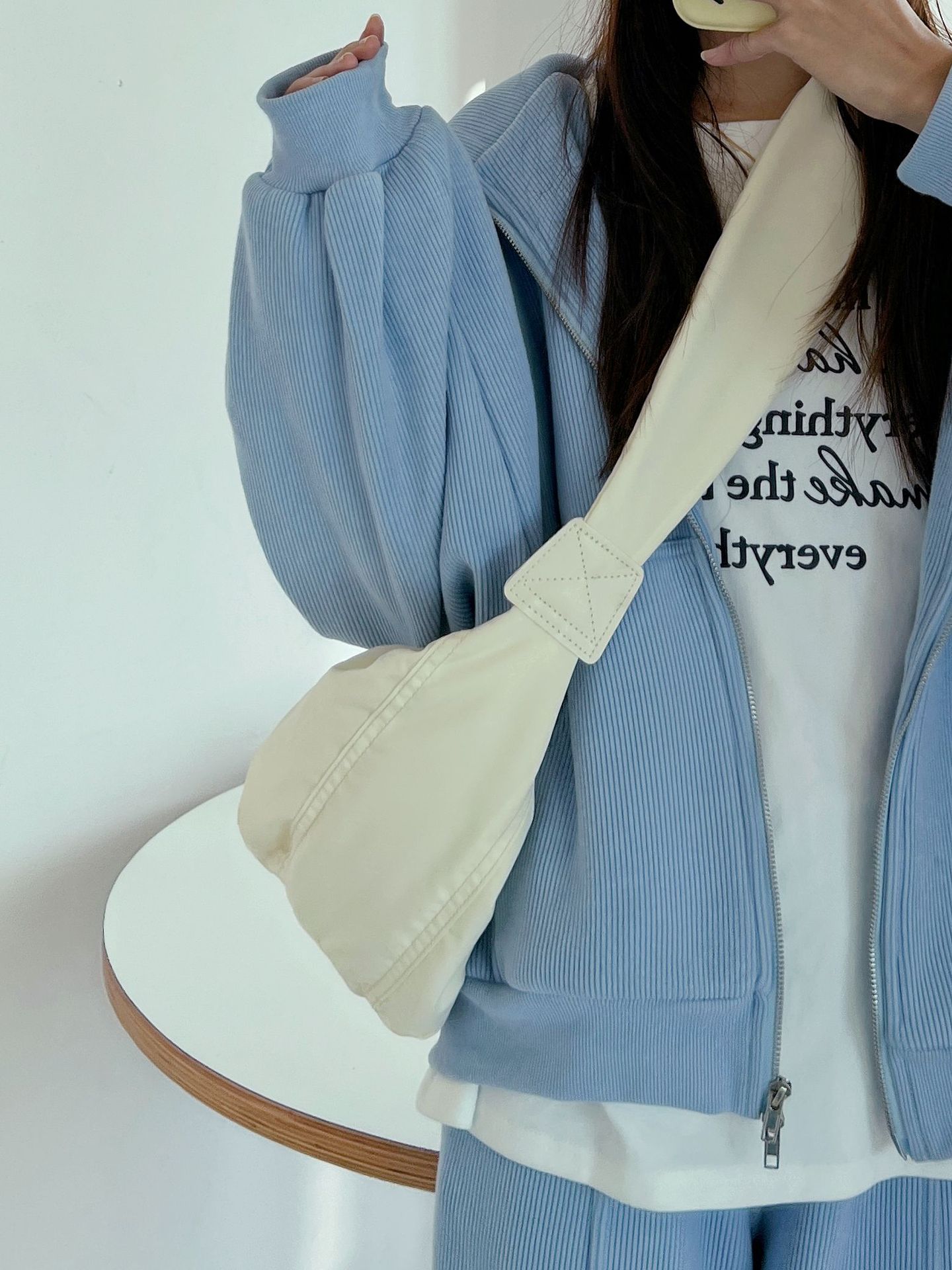 Bolso bandolera para mujer, otoño-invierno 2026, nuevo bolso tipo dumpling de gran capacidad, acolchado, informal, sencillo, versátil, moderno.