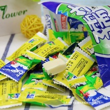 孺牛鲜奶糖老牌怀旧旺旺牛奶糖果散装大白兔乳牛糖味8090童年零食